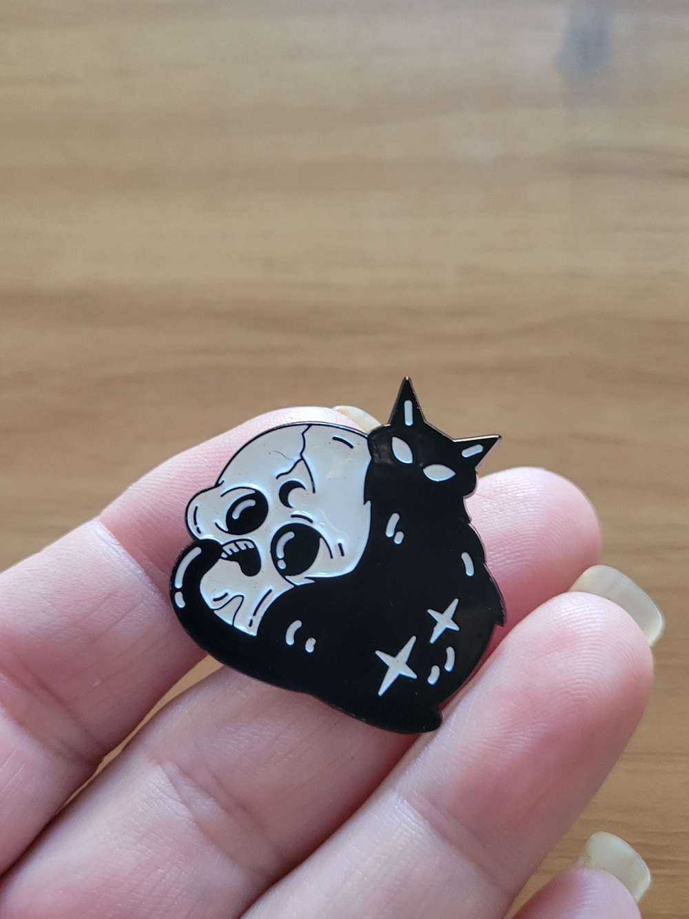 🍁NEW🍁 Black and Cream Cat Skull Enamel Pin - Small Pets Accessory